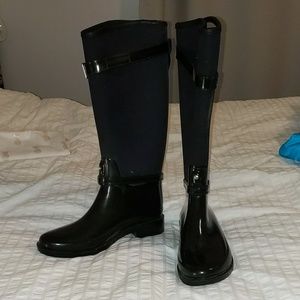 Hunter knee length rain boots size 8